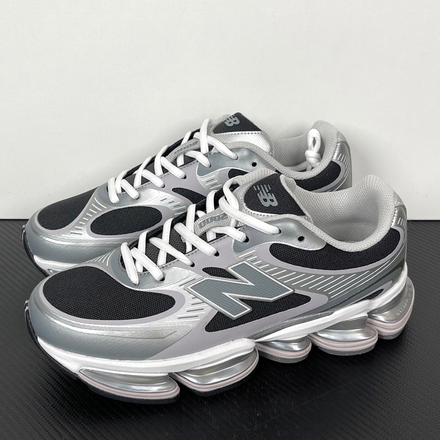 2000 ABZORB Grey and Black