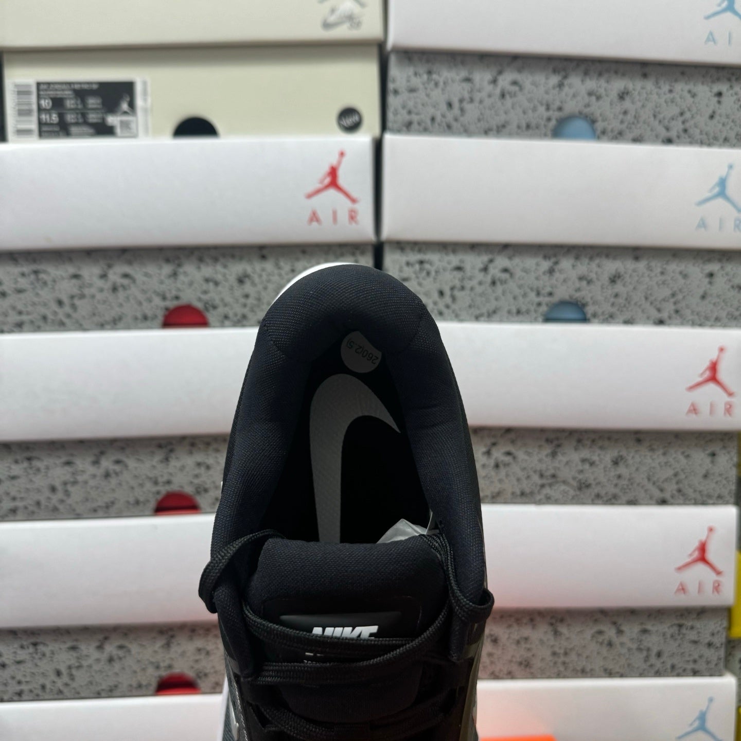 Air Zoom Structure 23 Black/White/Yellow