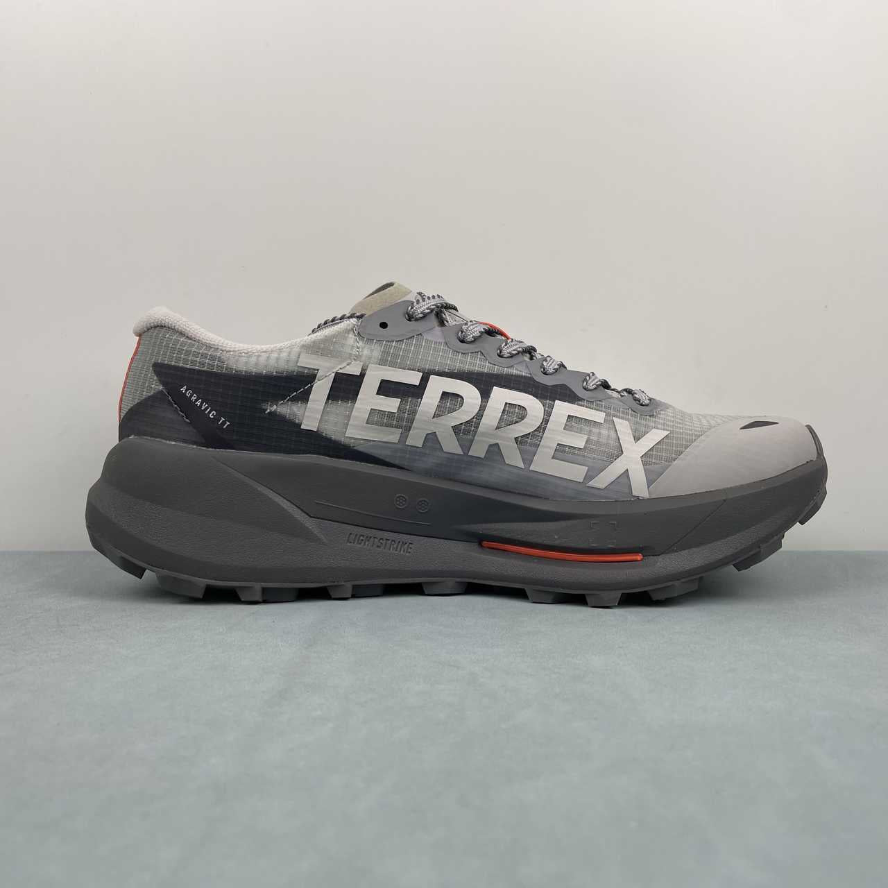 TERREX AGRAVIC Grey White