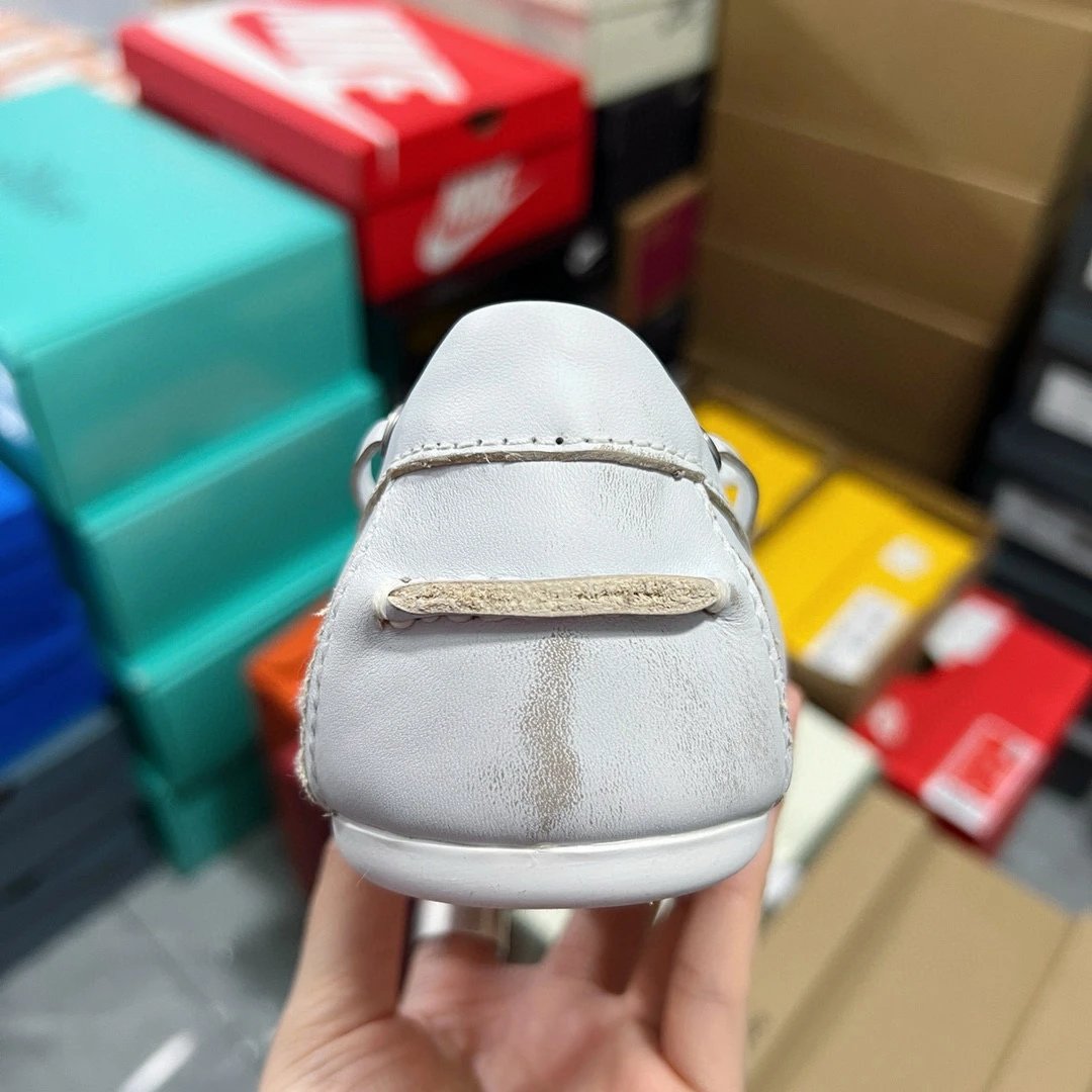 Sandálias Miu Miu White
