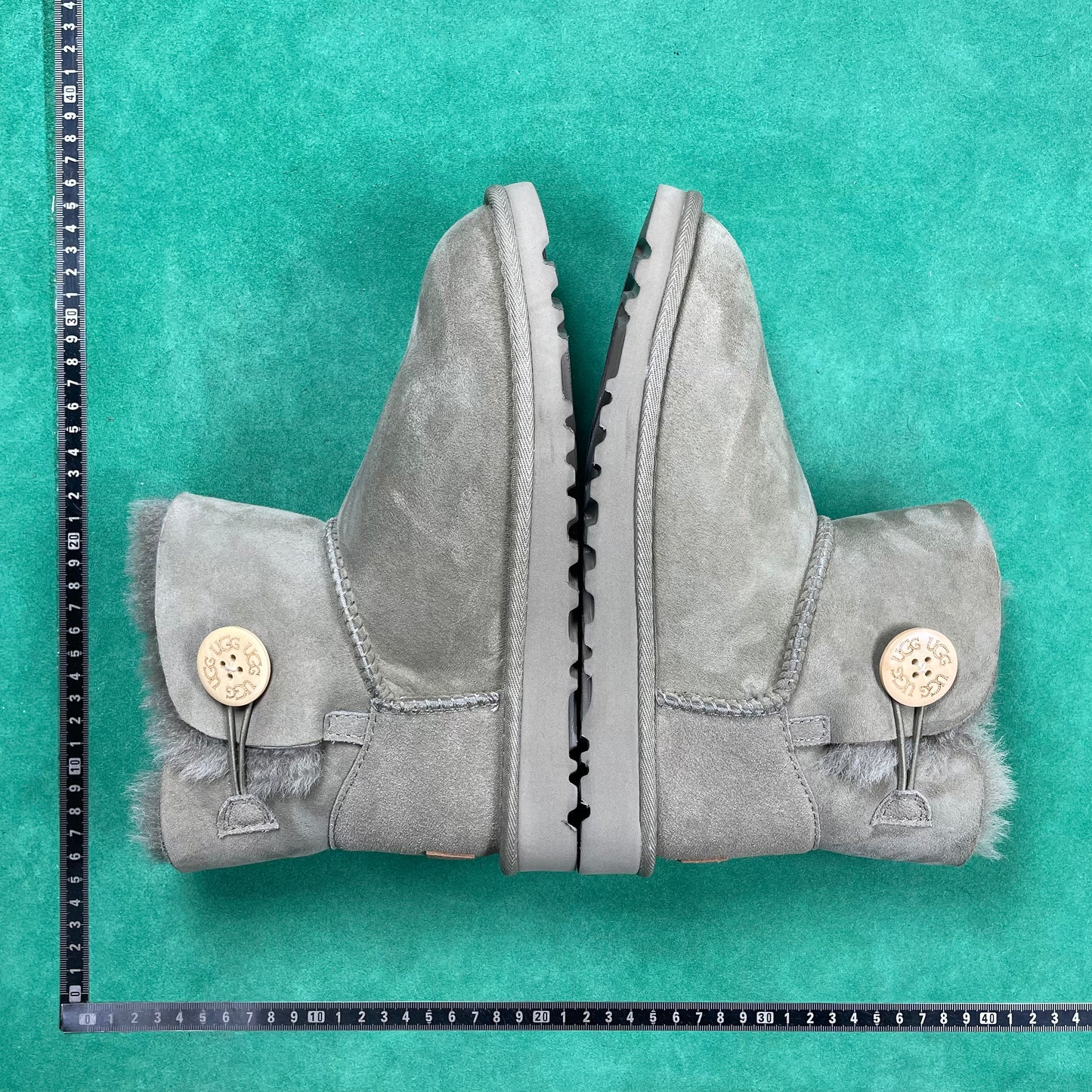 UGG UGG Bailey Mini Bailey Button II Boot