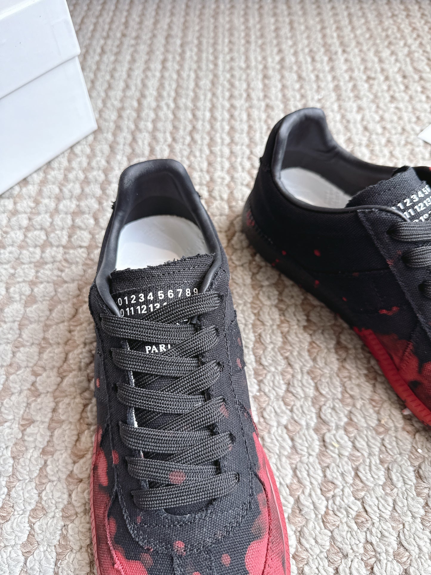 Maison Fire Red