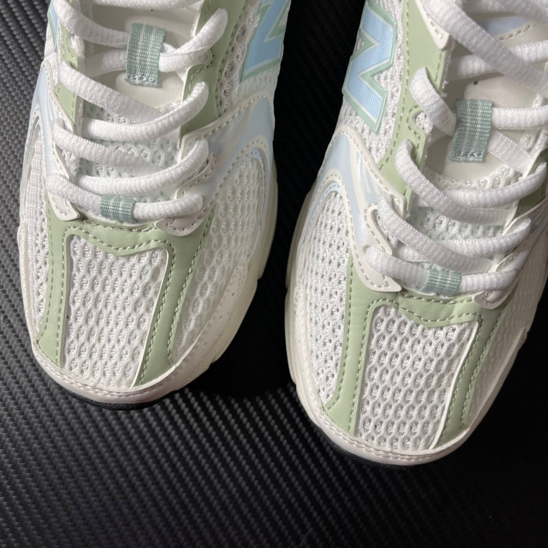530 White Green