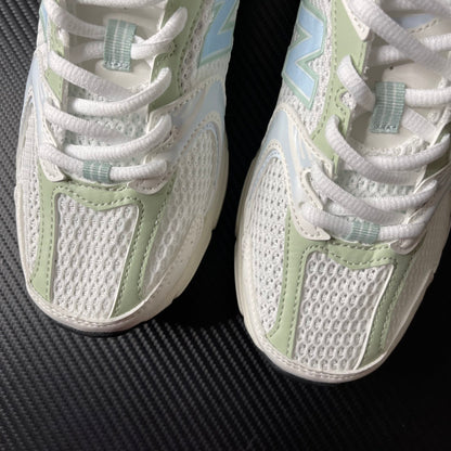 530 White Green