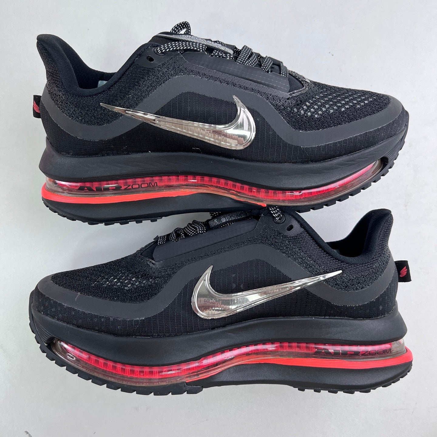 Pegasus Premium Black/Red