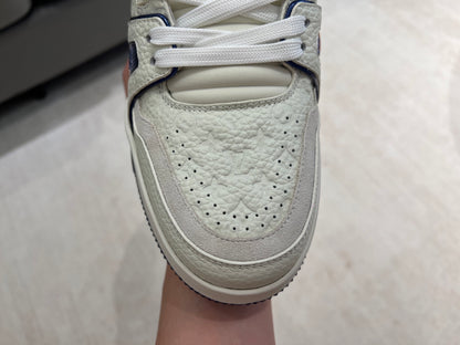 Trainer White and Blue