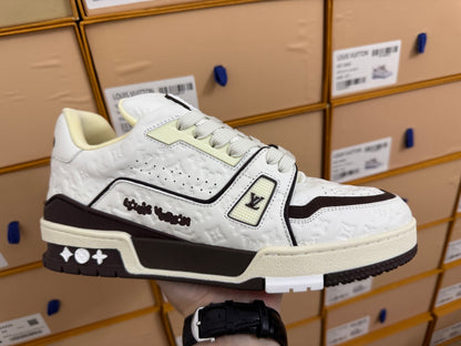 Trainer White and Black