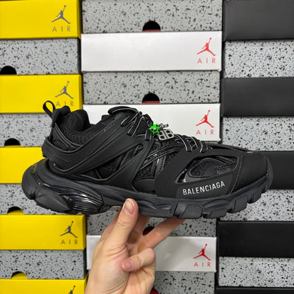 BLG Track Black White