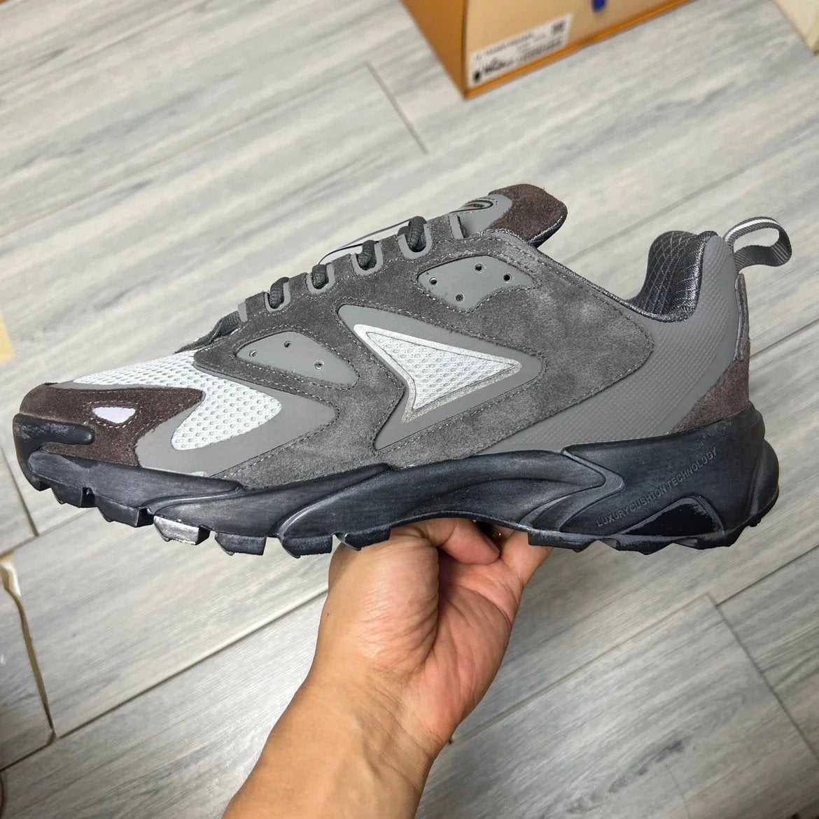 LV Runner Tatic