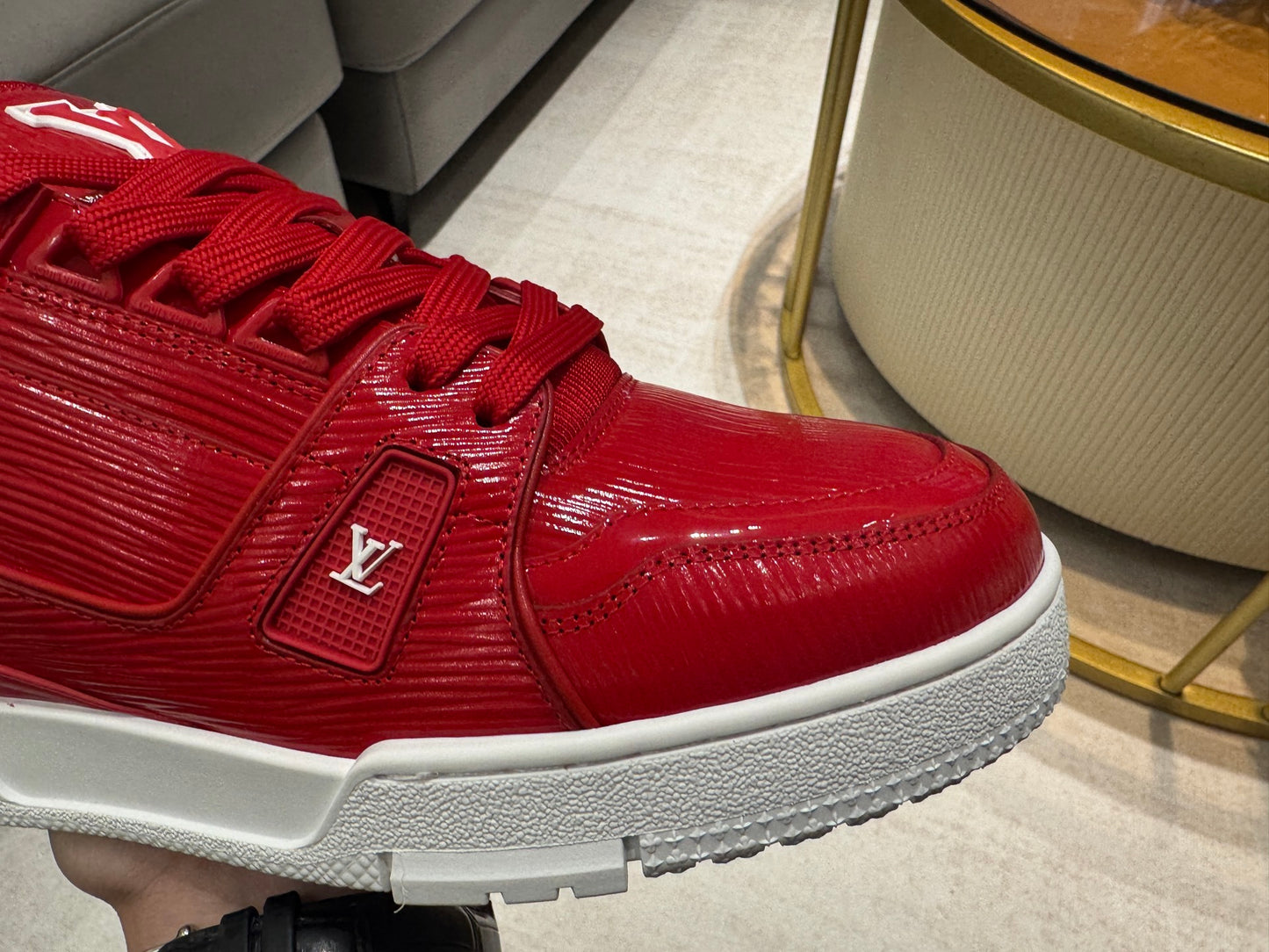 Trainer Red