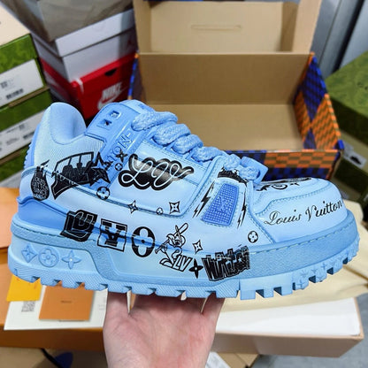 Trainer Blue