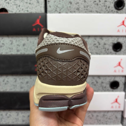 Vomero 5 Brown