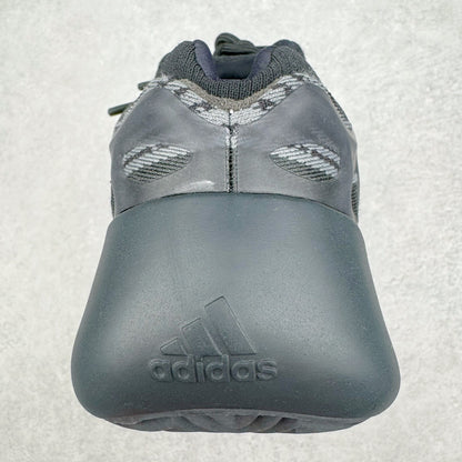 700 V3 Black Soul