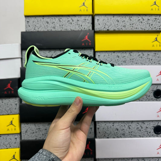 GEL-NIMBUS 28 Green