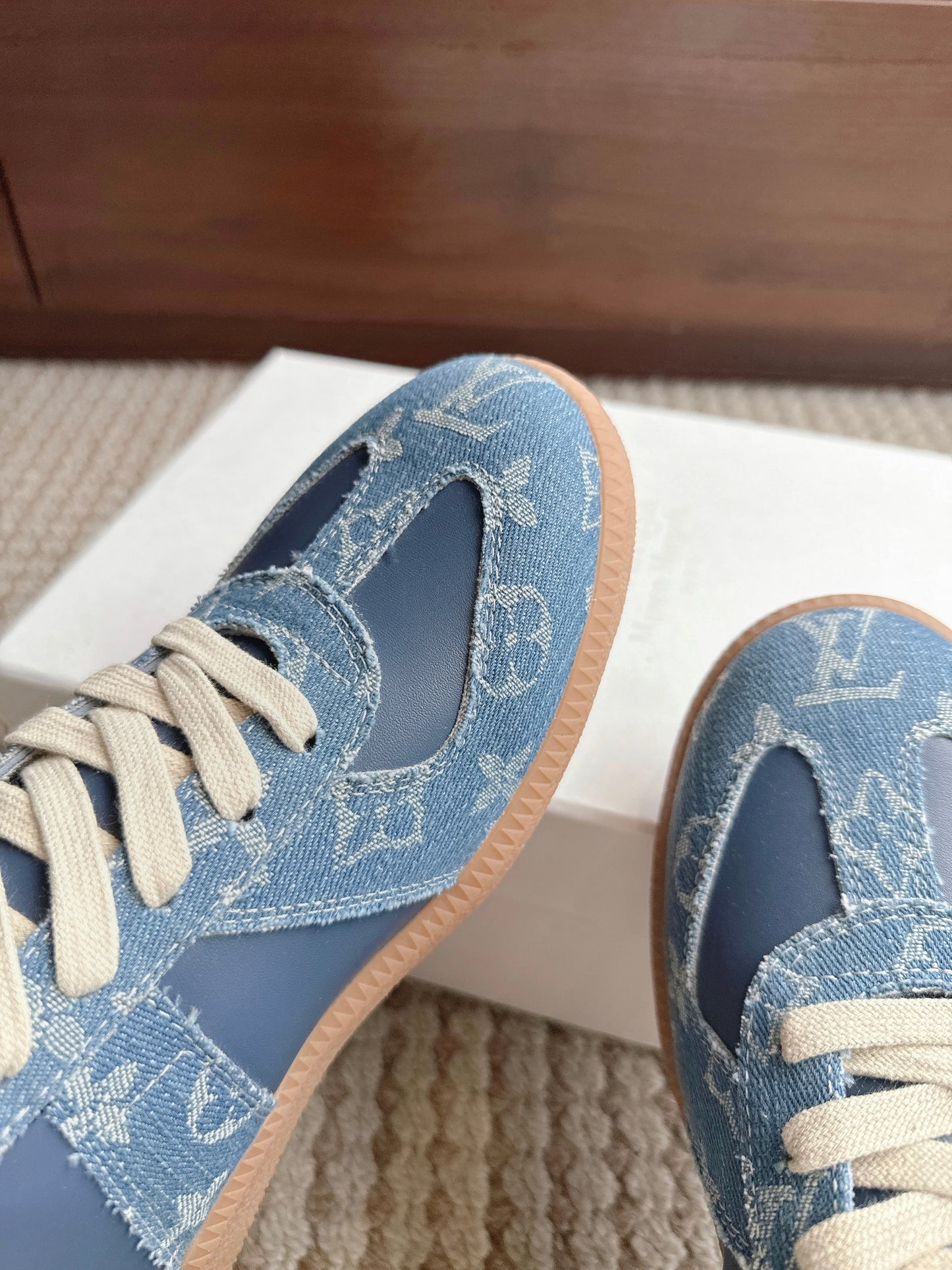 Maison L V Blue