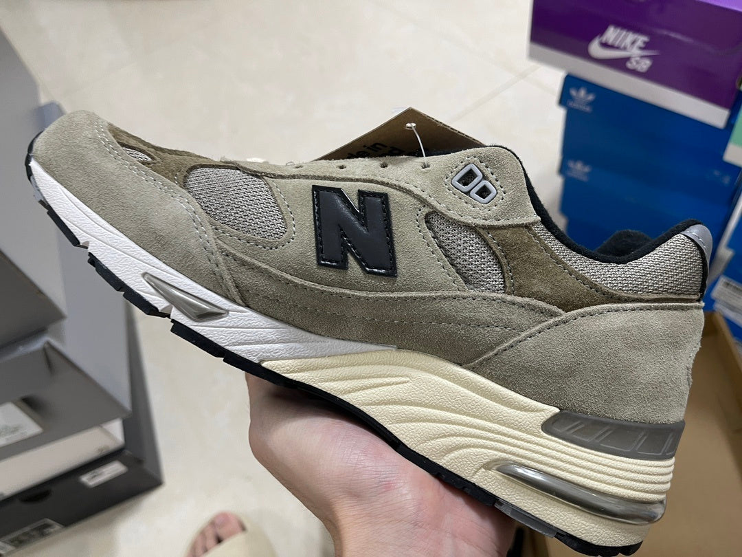 990 Olive Beige / Black Logo