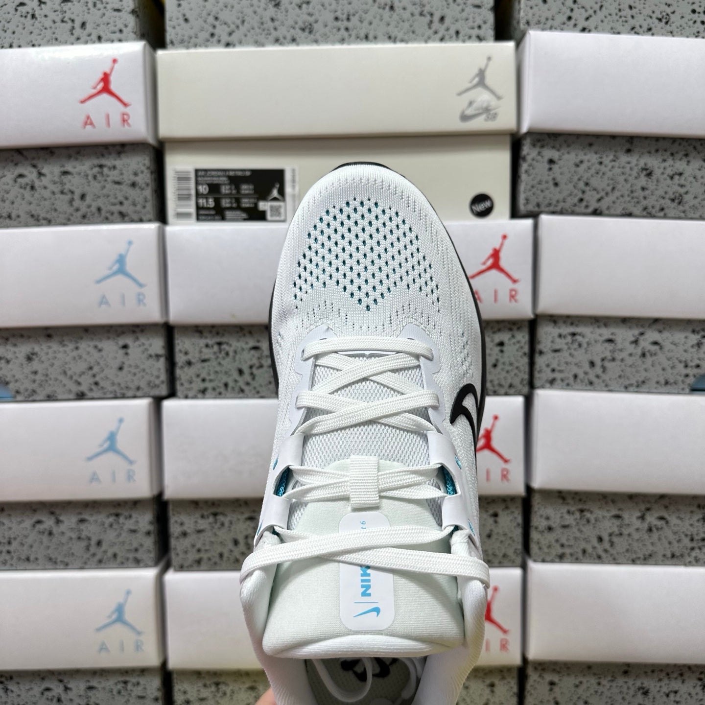 Quest 6 White Dusty Cactus Black