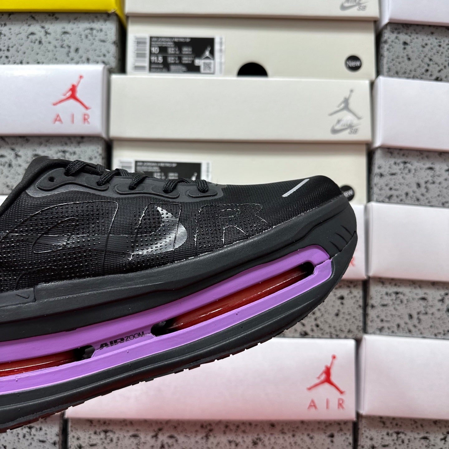Vomero Premium Black Purple