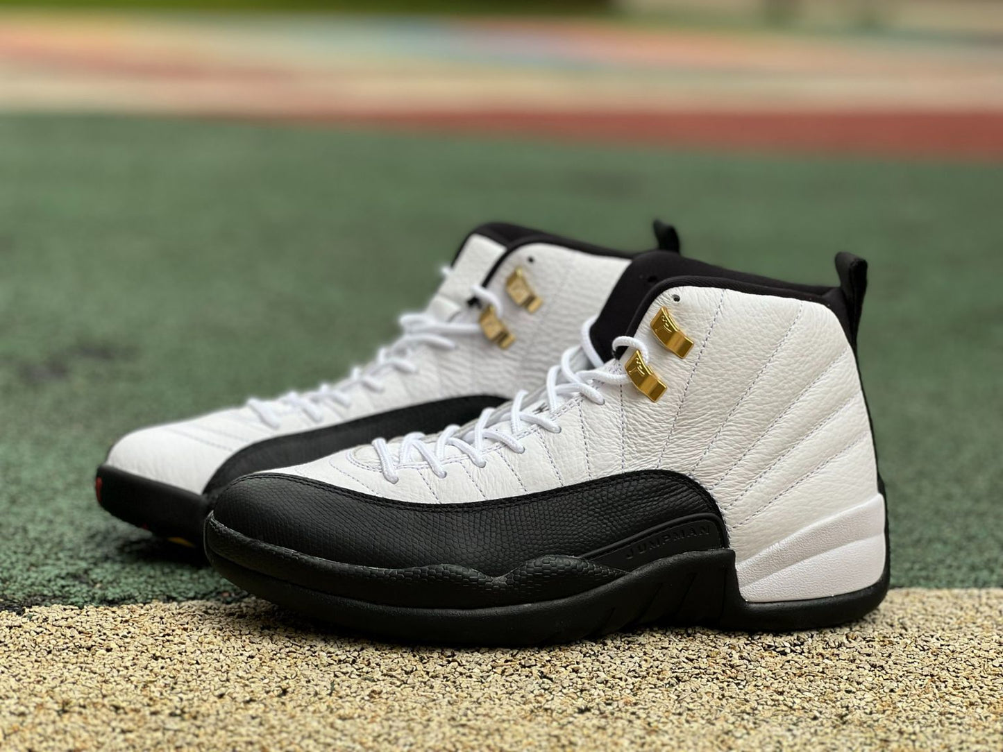 12 Retro Black and White