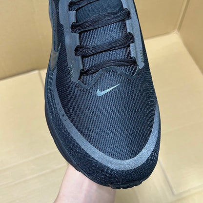Vomero 18 Gore-Tex Black