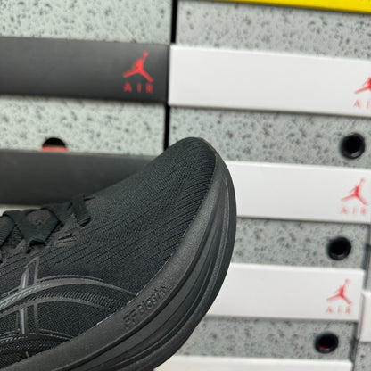 GEL-NIMBUS 28 Black