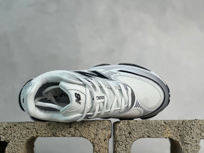 2000 Silver and White
