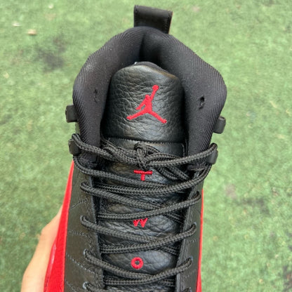 12 Black and Red