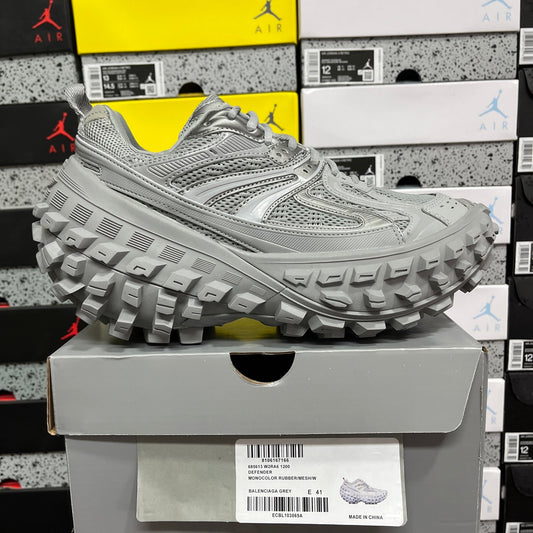 Defender Rubber Grey