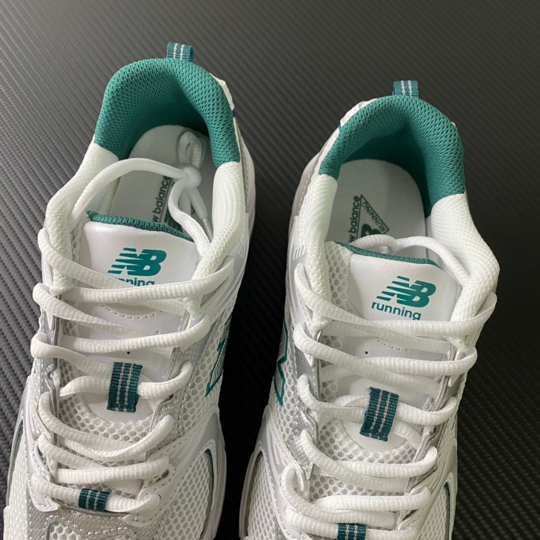 530 Green and White