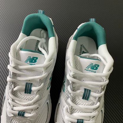 530 Green and White