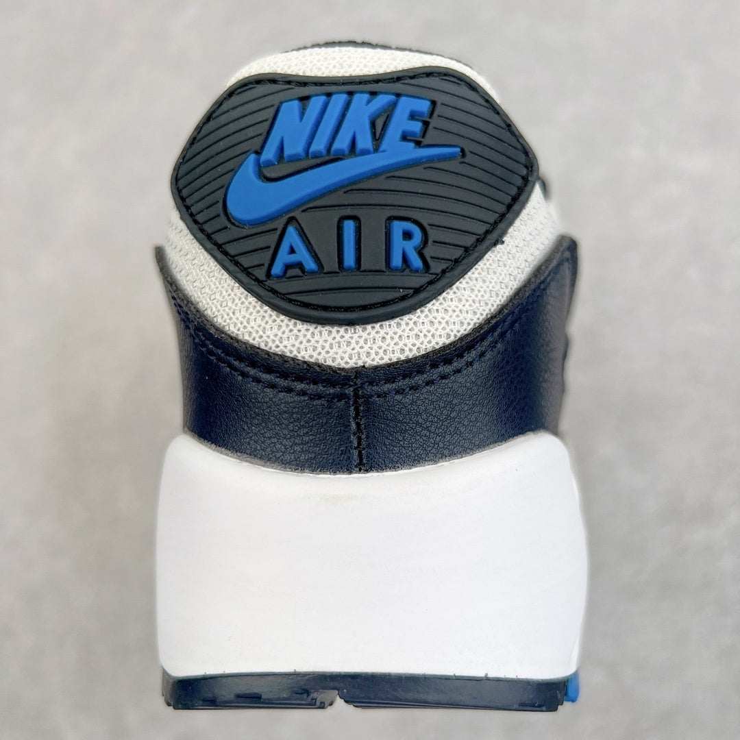 90 University Blue