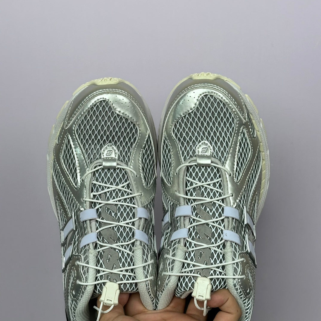 1906 Metallic Silver / Ivory