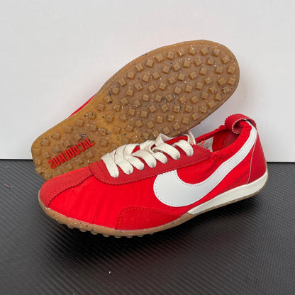 Jacquemus x Wmns Moon Red