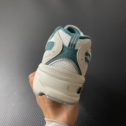 530 White Grey Green