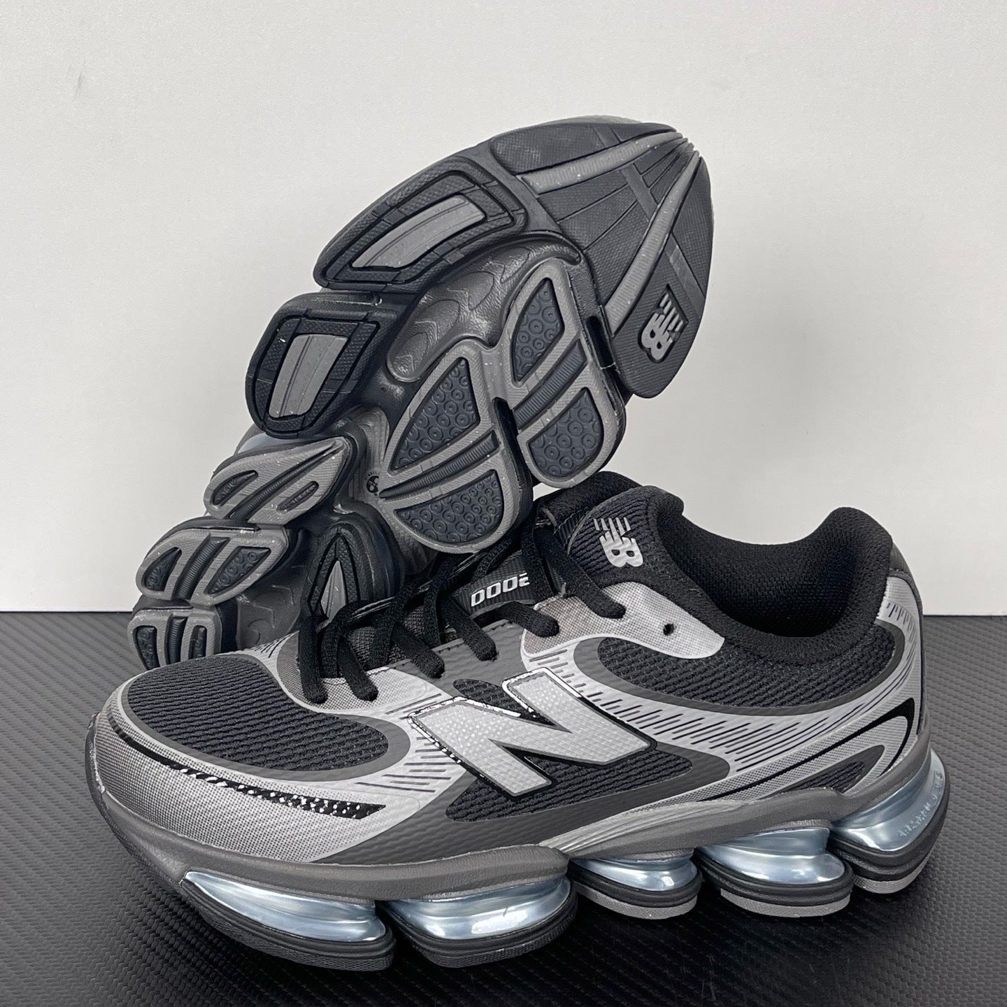 2000 ABZORB Black and Grey