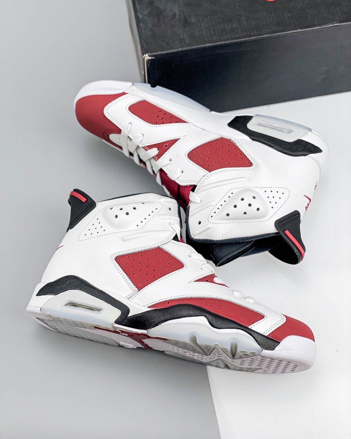 AJ6 White and Red
