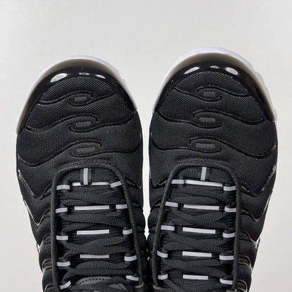 TN  Black White