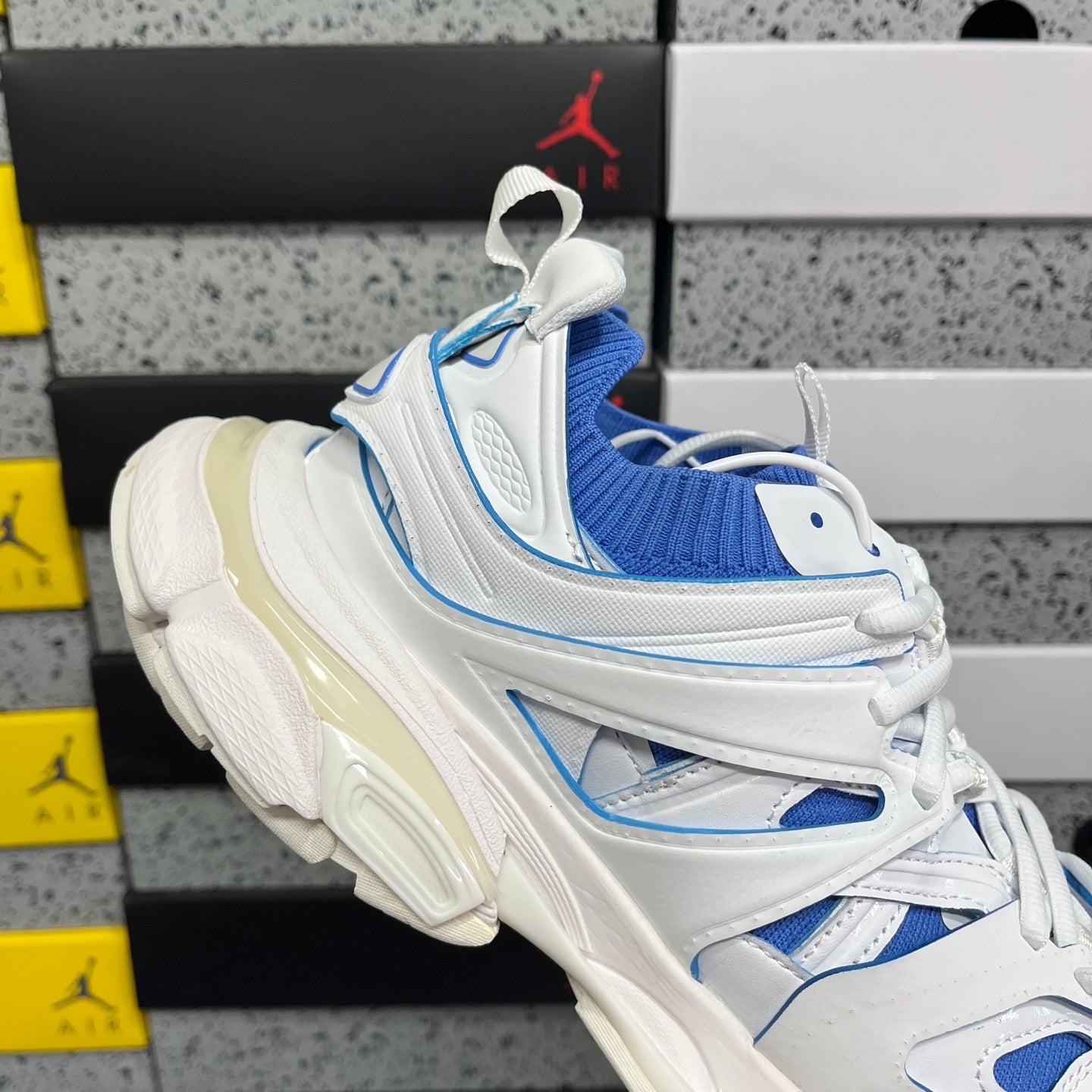 BLG Track White Blue