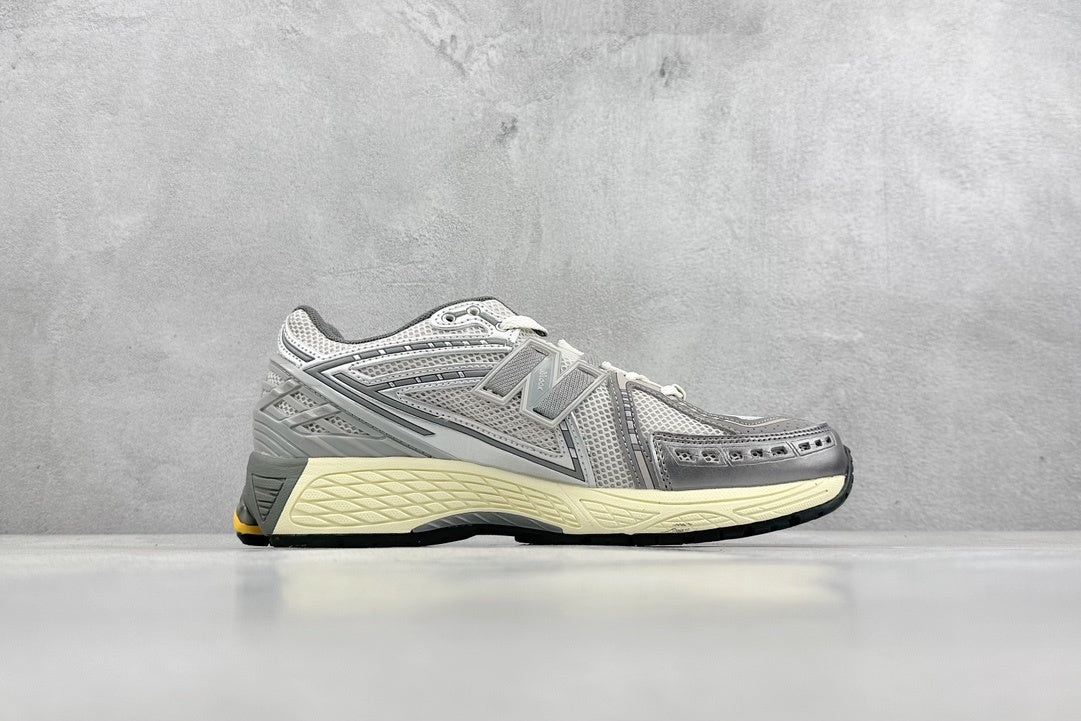 1906 Vintage Grey