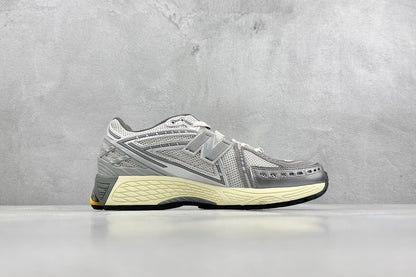 1906 Vintage Grey