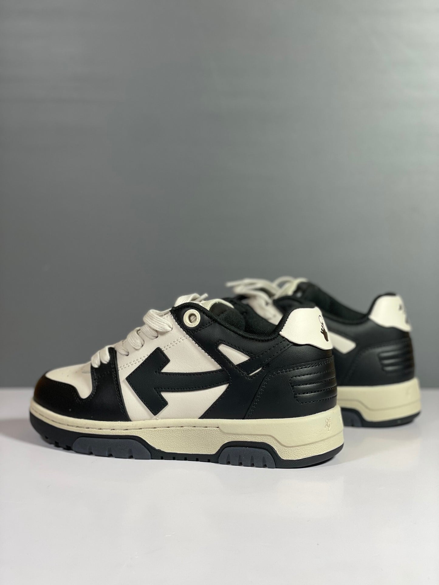 Out Of Office Cream Black