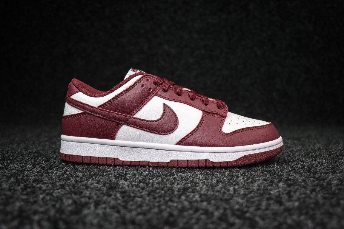 Dunk SP dark beetroot Sail