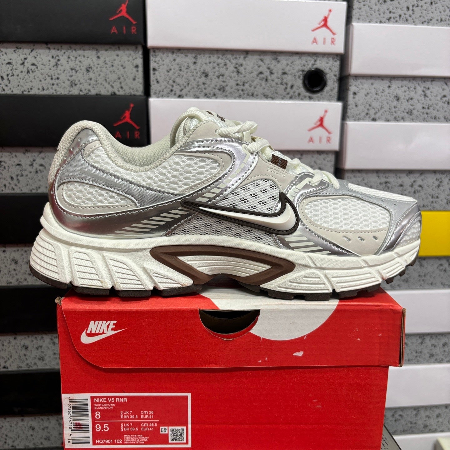 V5 RNR White / Brown