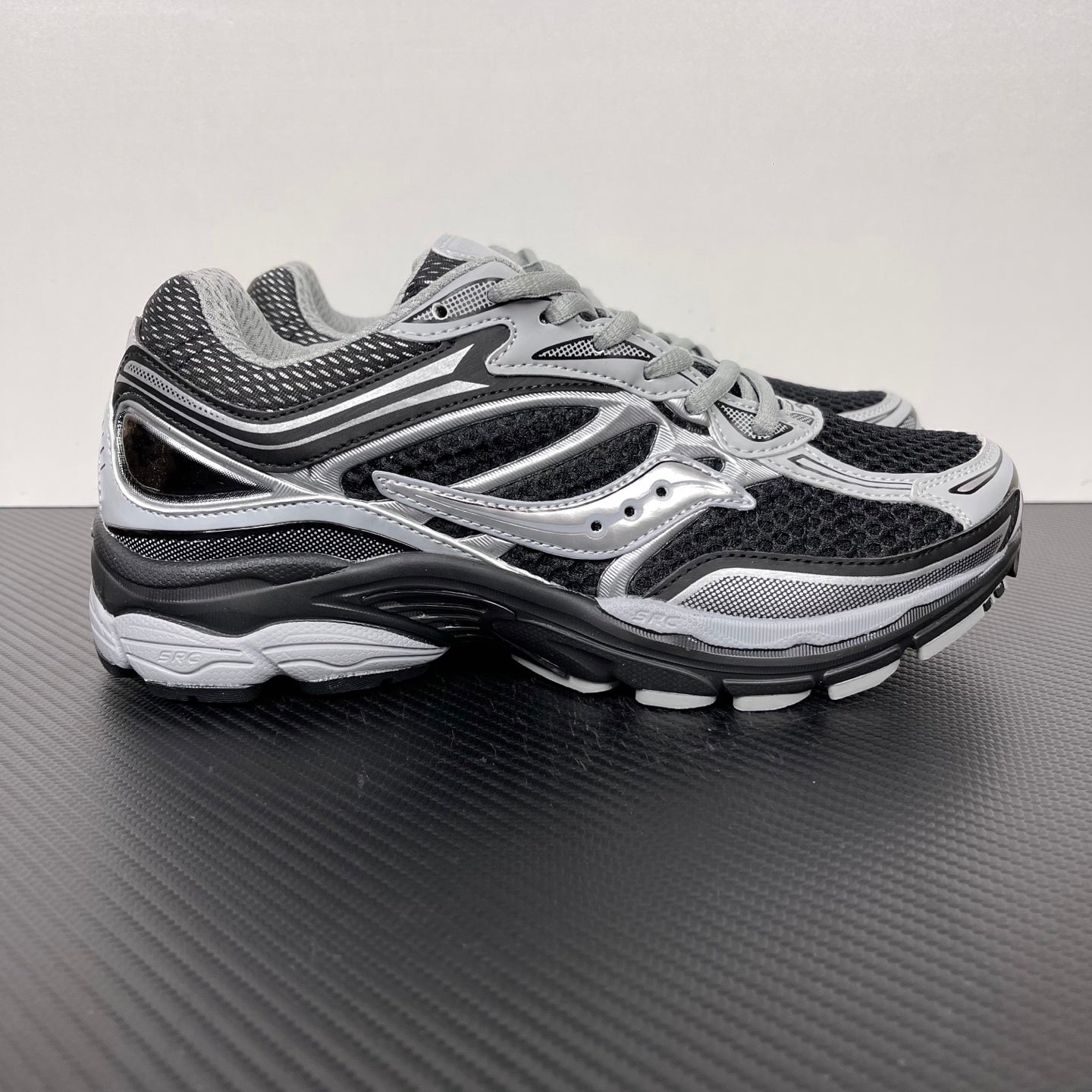 Sau Black and Silver