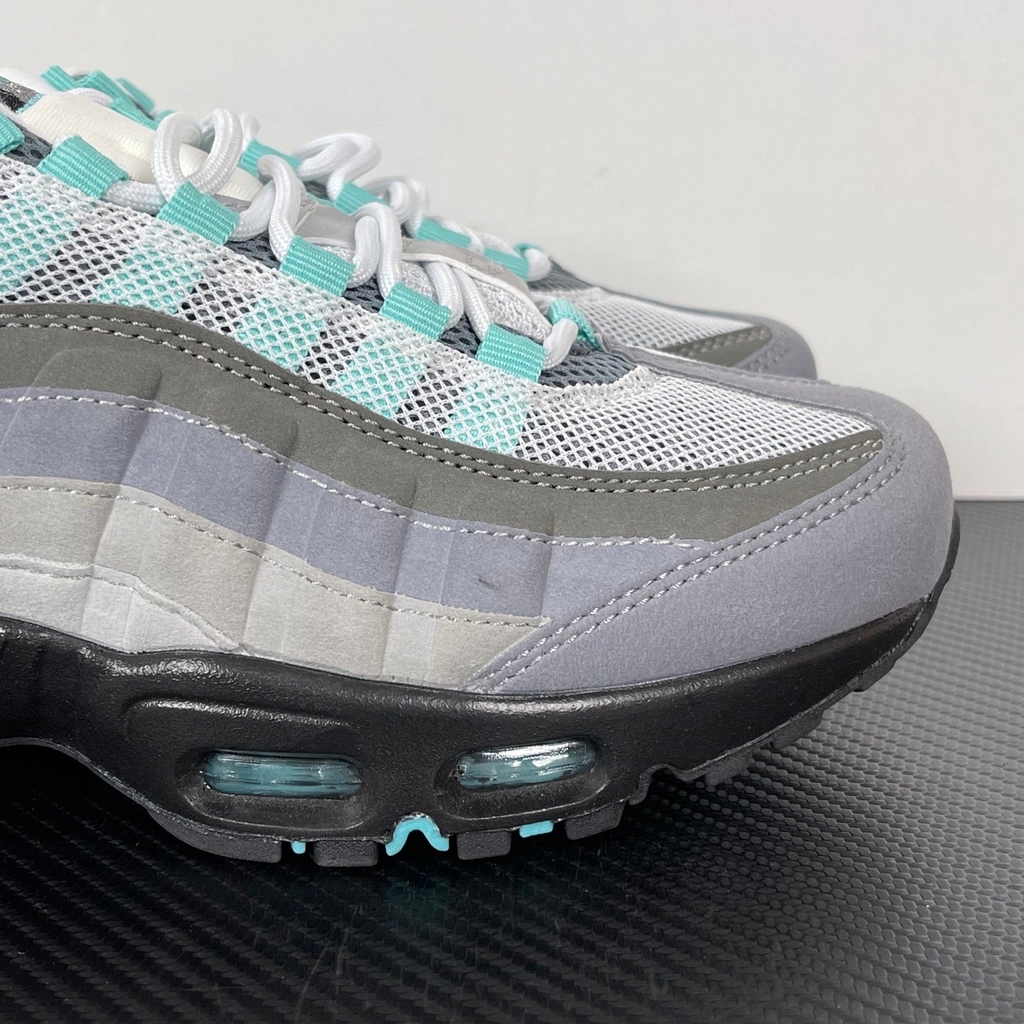 95 Hyper Turquoise