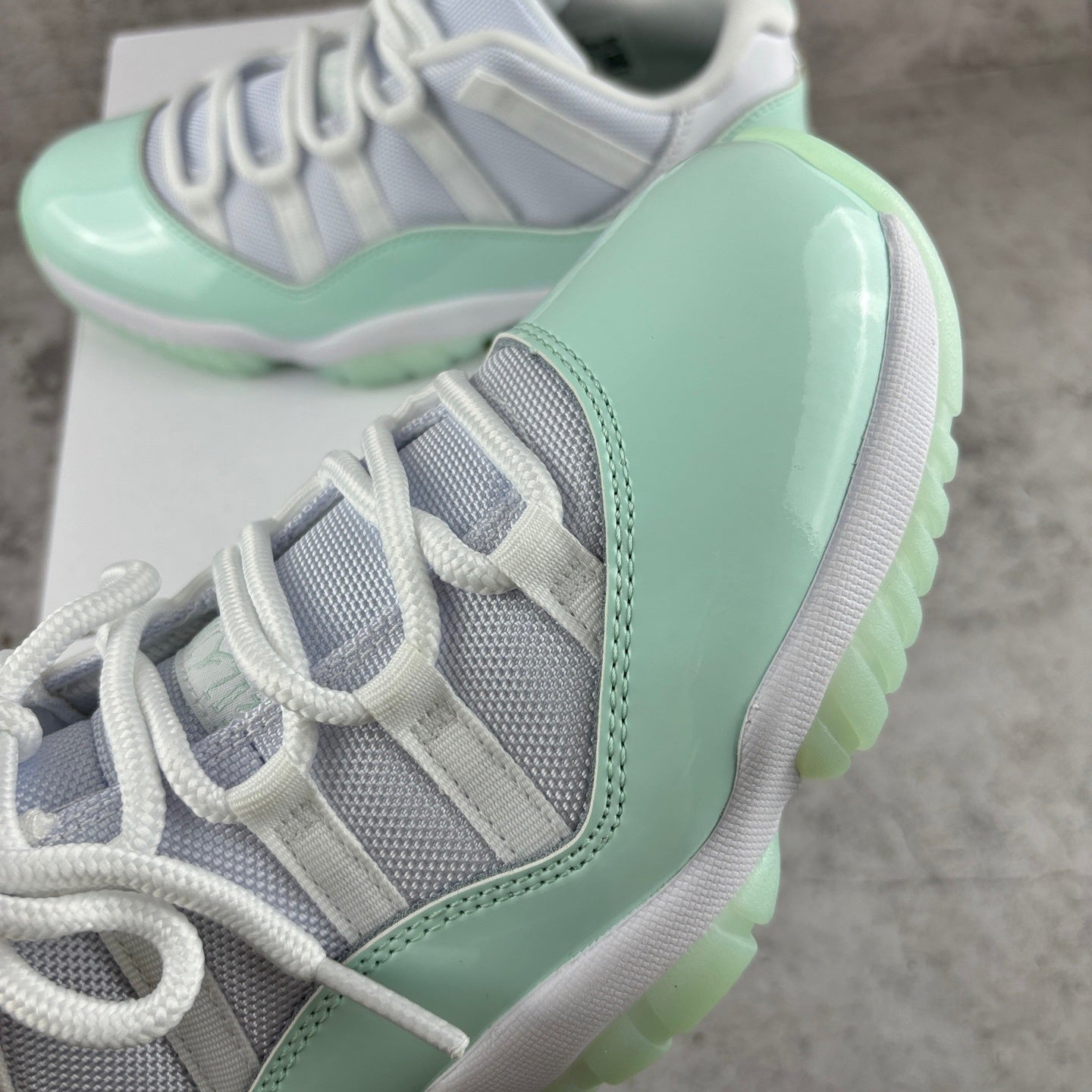 AJ11 Retro Low Igloo