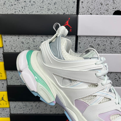 BLG Track Pastel