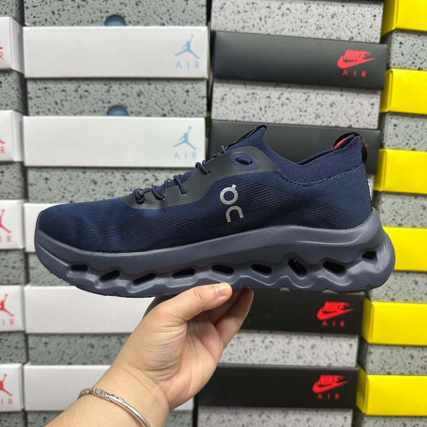 Cloudtilt Loewe Navy Blue