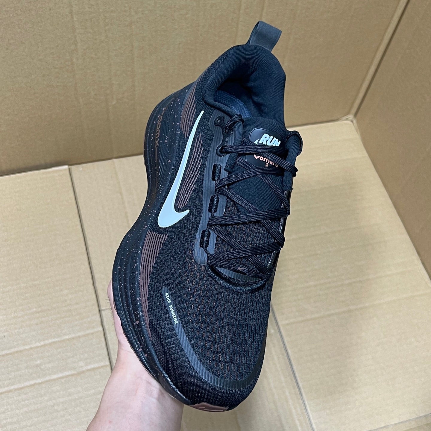 Vomero 18 Black/Brown
