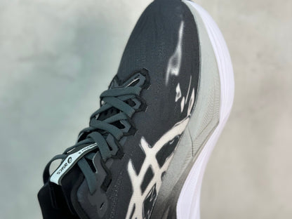 Superblast 3 Black/White
